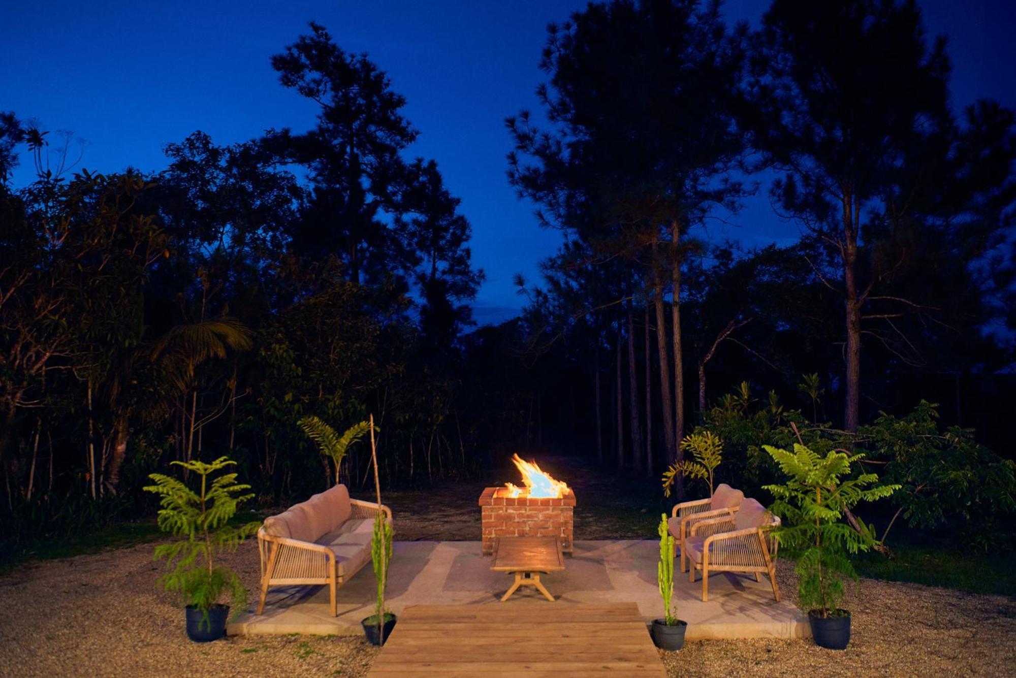 Hidden Valley Wilderness Lodge Blancaneau Екстериор снимка