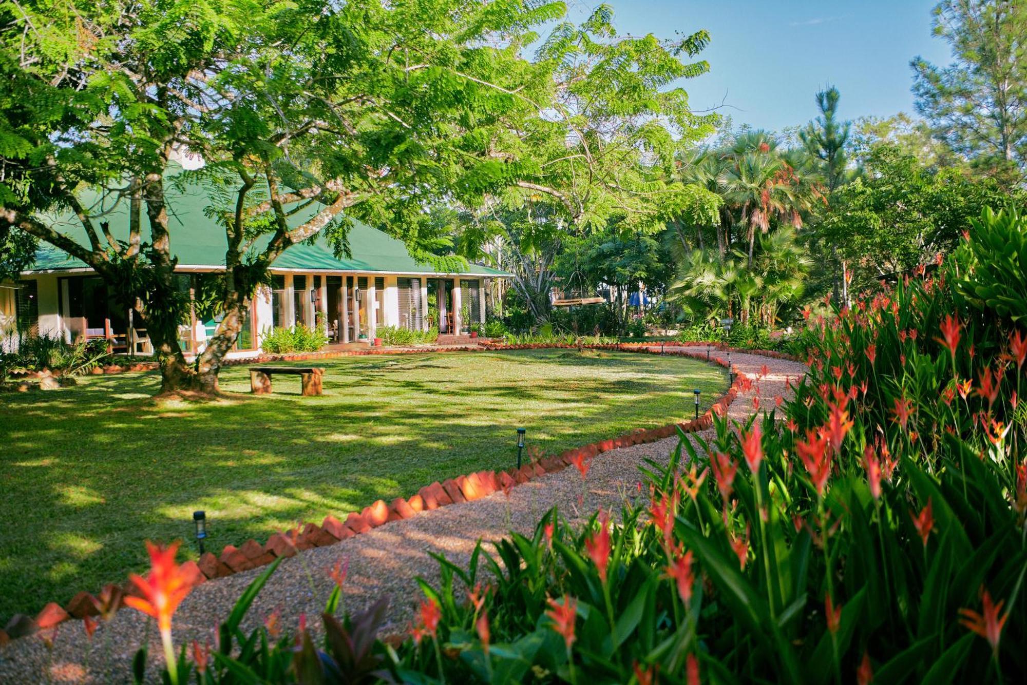 Hidden Valley Wilderness Lodge Blancaneau Екстериор снимка