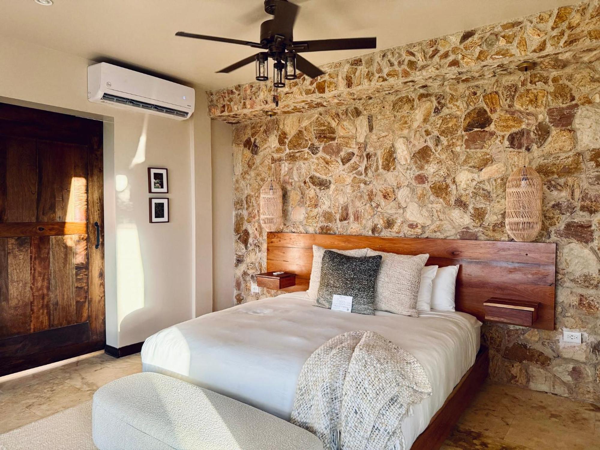 Hidden Valley Wilderness Lodge Blancaneau Екстериор снимка