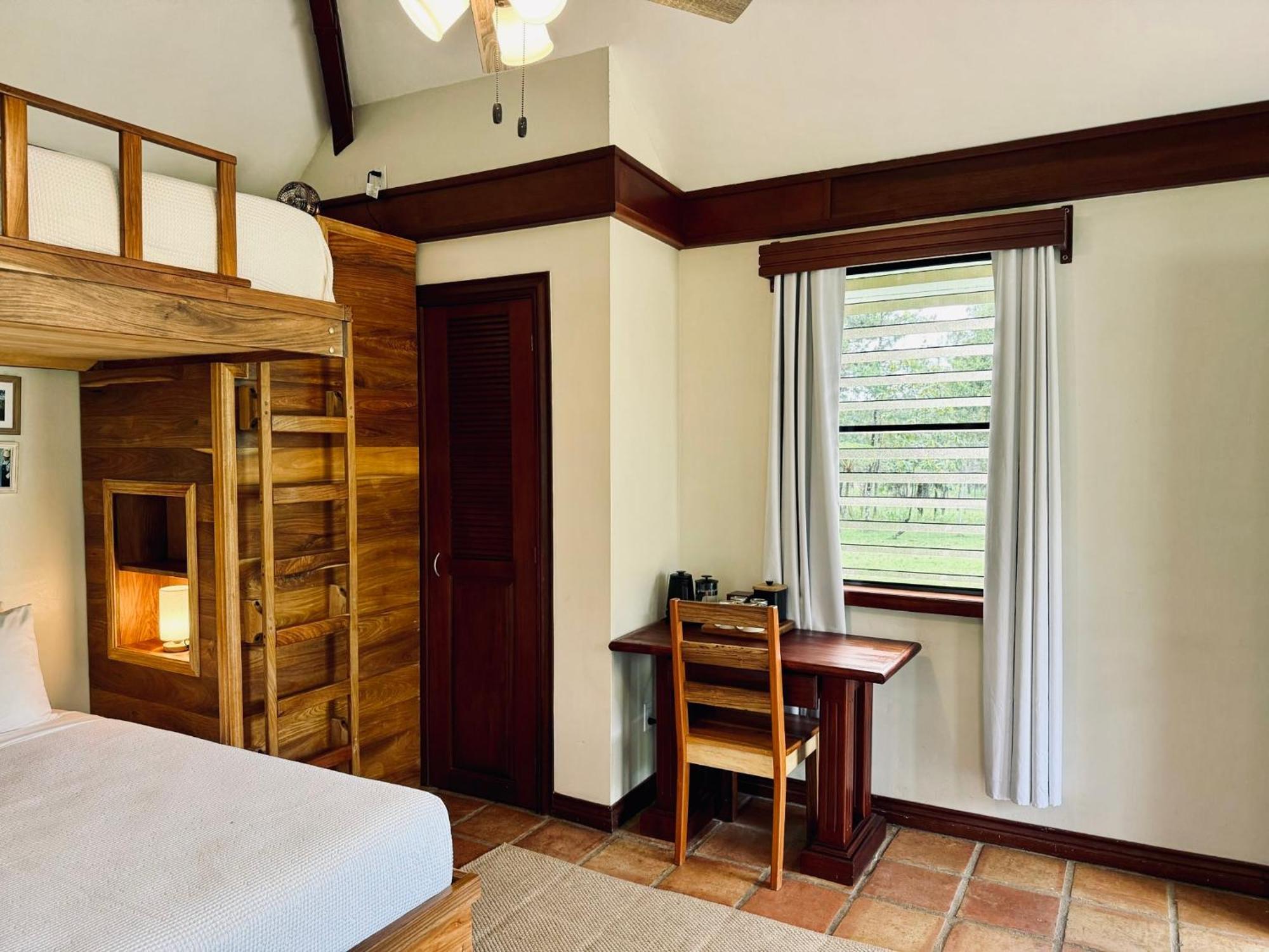 Hidden Valley Wilderness Lodge Blancaneau Екстериор снимка
