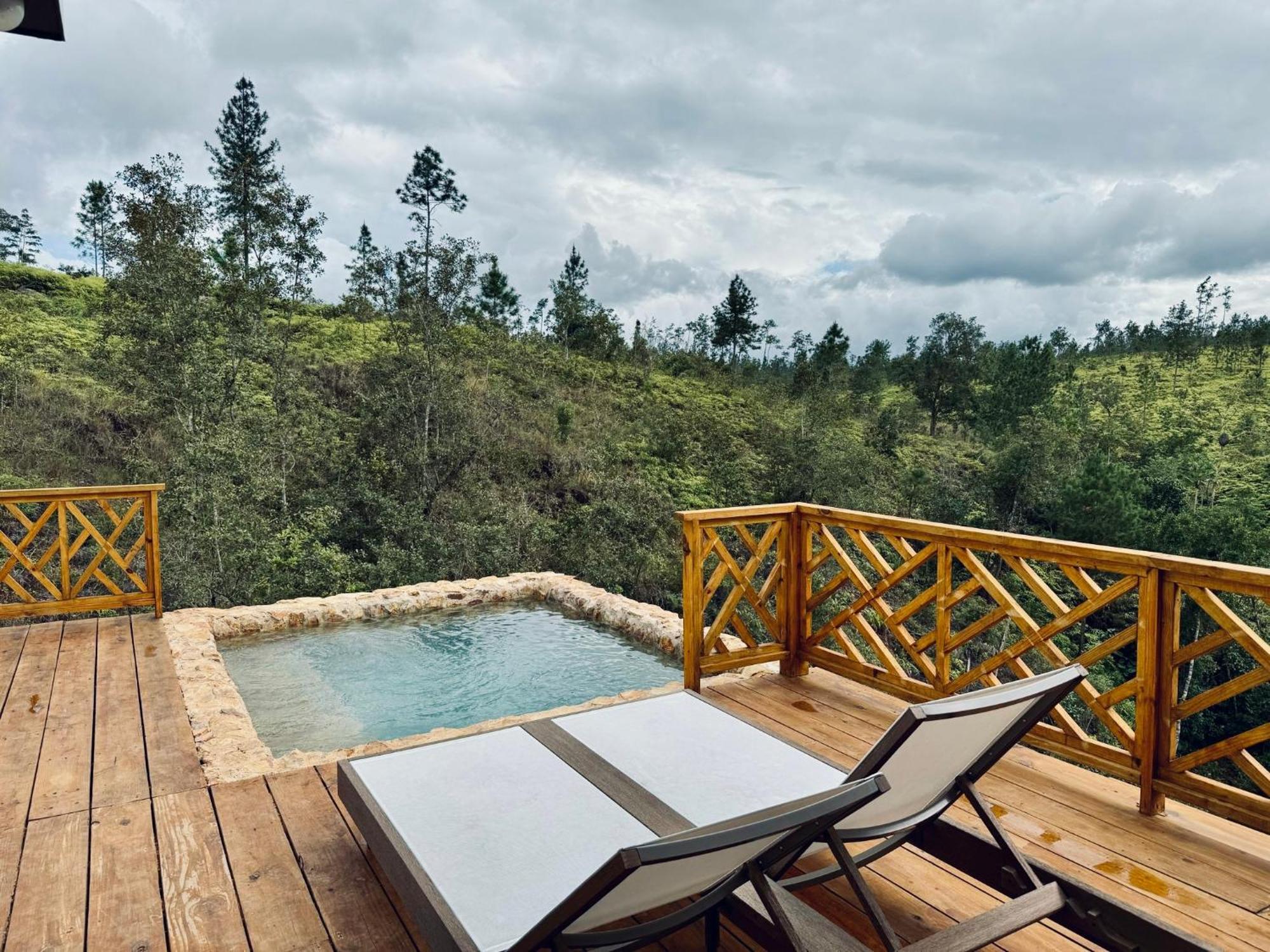Hidden Valley Wilderness Lodge Blancaneau Екстериор снимка