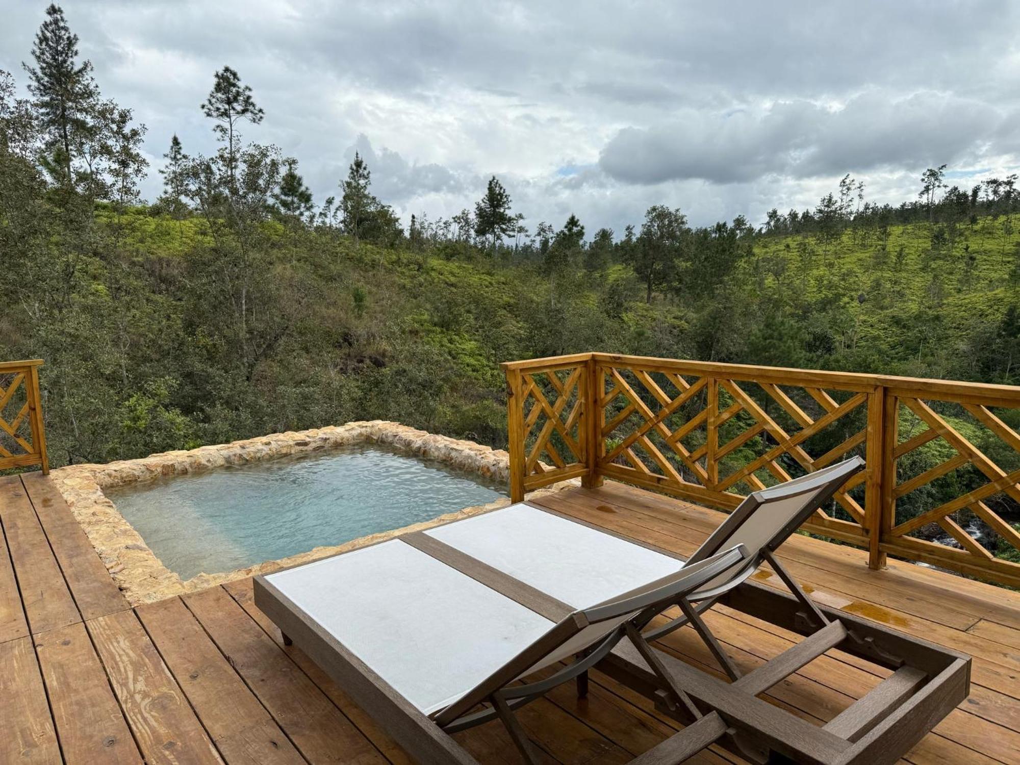 Hidden Valley Wilderness Lodge Blancaneau Екстериор снимка